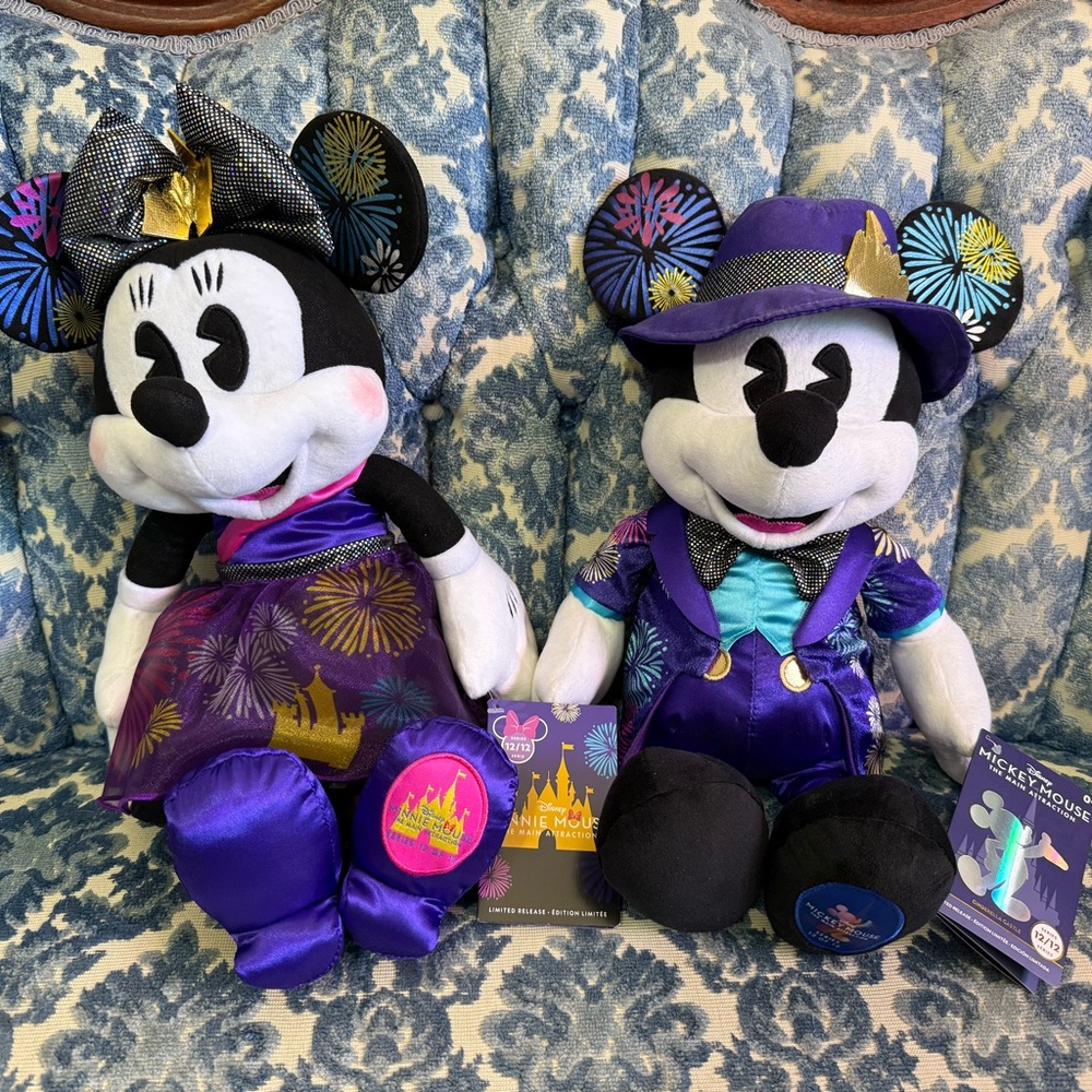 Main Attraction Mickey and Minnie Fireworks Plush Set